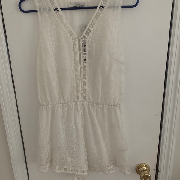 Adorable white romper - Picture 9 of 9